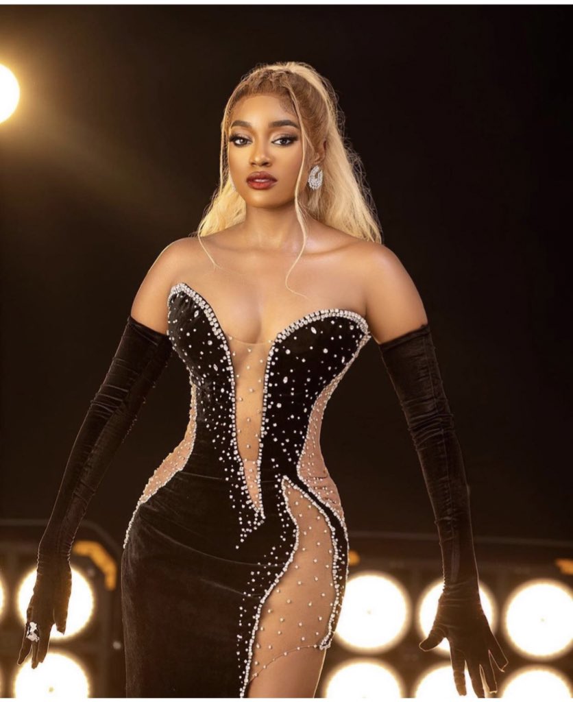 Nkuly_'s tweet photo. @43rdMissNigeria @Ebuka @zenmagafrica @BBNaija @Beauty_Tuukura @beautyetukura Our very own 😍😍🥰🥰
Guys...we hv 2 goated tags....
#beautytukura🐐
#dollarQueen🐐
Make sure u use both https://t.co/aYXOvzgKRW
