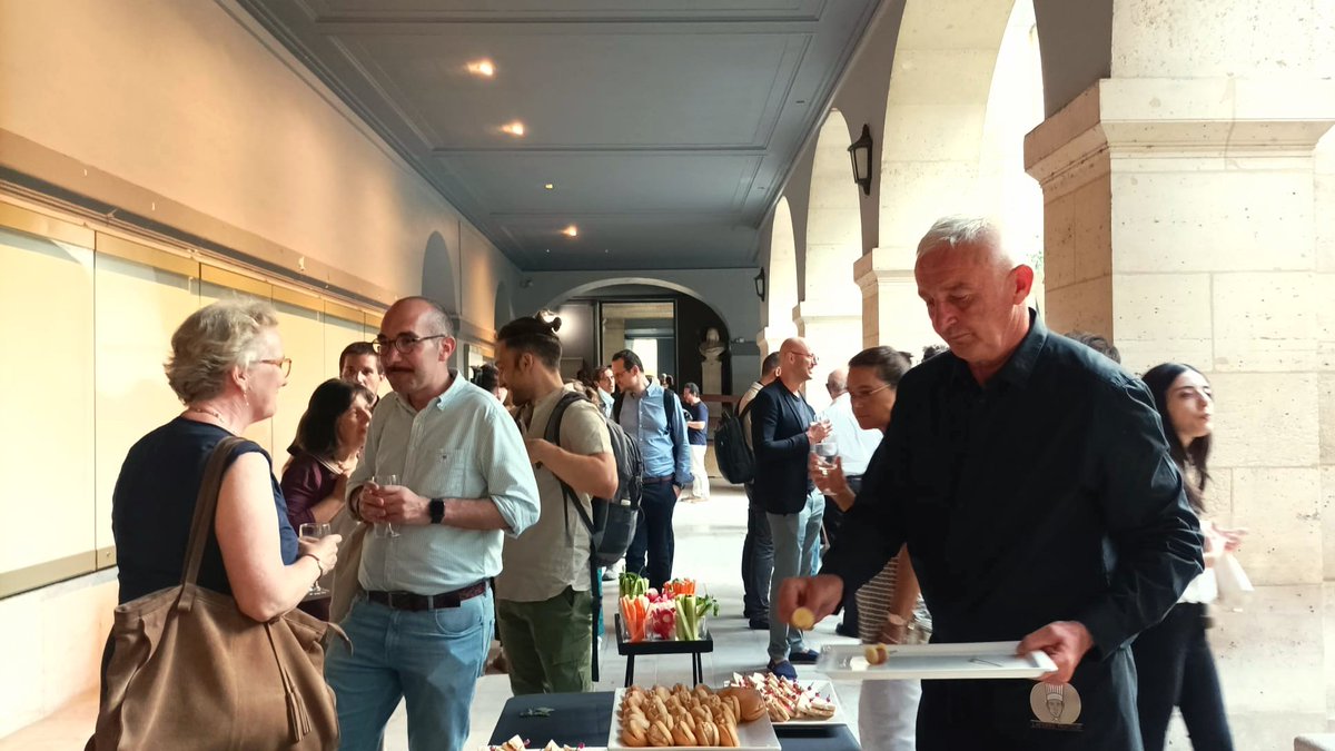 SIEPM2022's tweet photo. Even more photos 📸 Medievalists and philosophers simply love to socialize (yes, it's true!) https://t.co/8d0gMYRXDK