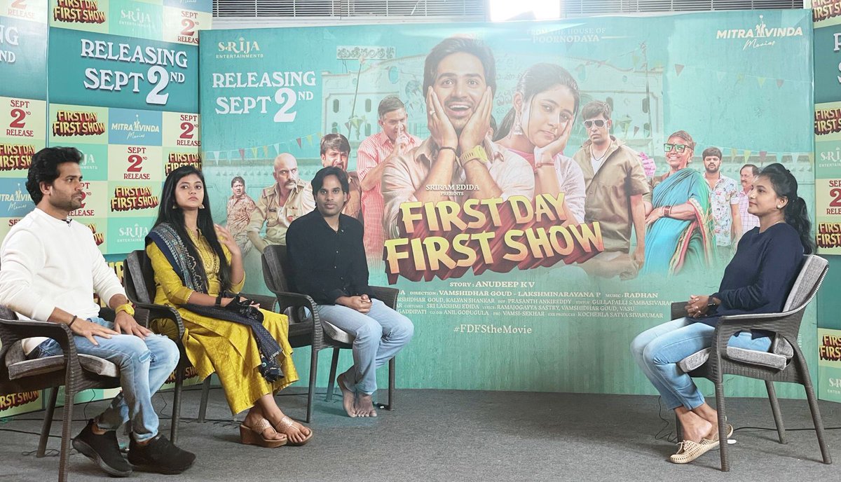 UrsVamsiShekar's tweet photo. #FirstDayFirstShow promotions ✨

Story presenter @anudeepfilm &amp; lead pair @Im_Srikanth_R, @SanchitaBashu24 special interview with @abntelugutv 

Full interview Telecasts Soon 📺 

#FDFSFromSep2nd 
@Wamceee @lnputtamchetty 
@radhanmusic @PoornodayaFilms @SrijaEnt @MitravindaFilms https://t.co/tqe0Kwe1Nc