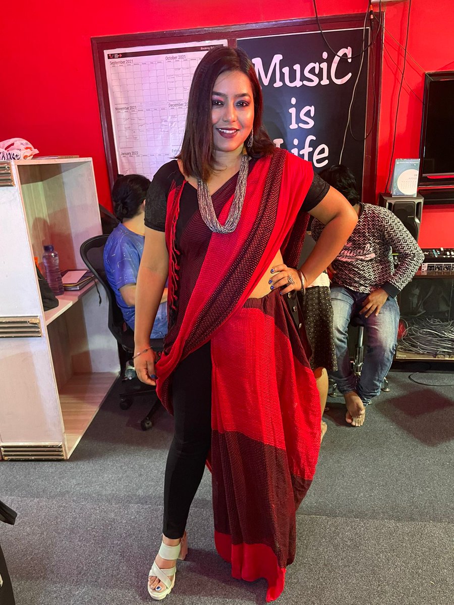 anny_becks's tweet photo. Releasing Today 
Folk Medley of #aALive 
🎼❤🤘🏻
Subscribe KMJ Music Series https://t.co/SPVF5ReVVE