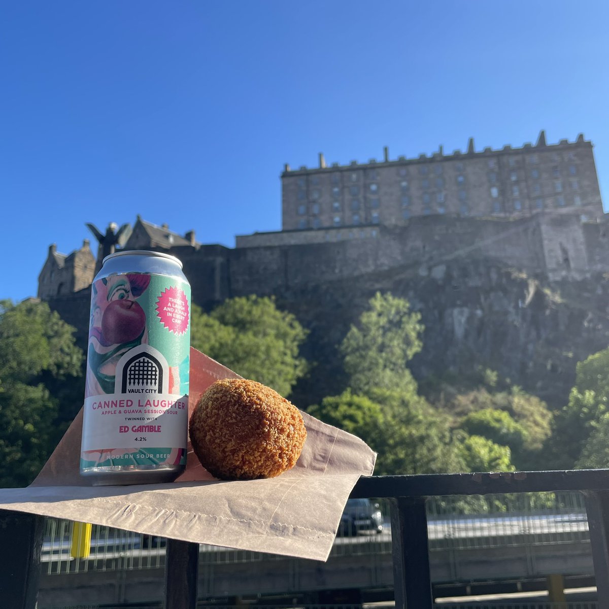 Edinburgh Beer Box tweet media