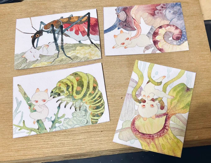 ずっと療養していて展示なども殆ど出た事が無いのですが、それでも大勢の方に作品見て頂きお迎えしていって頂けるのはインターネットのおかげで…!ネットが無ければ俗世を離れ殆ど誰にも見られることのない絵たちになっていたと思います。ありがたい事です。 