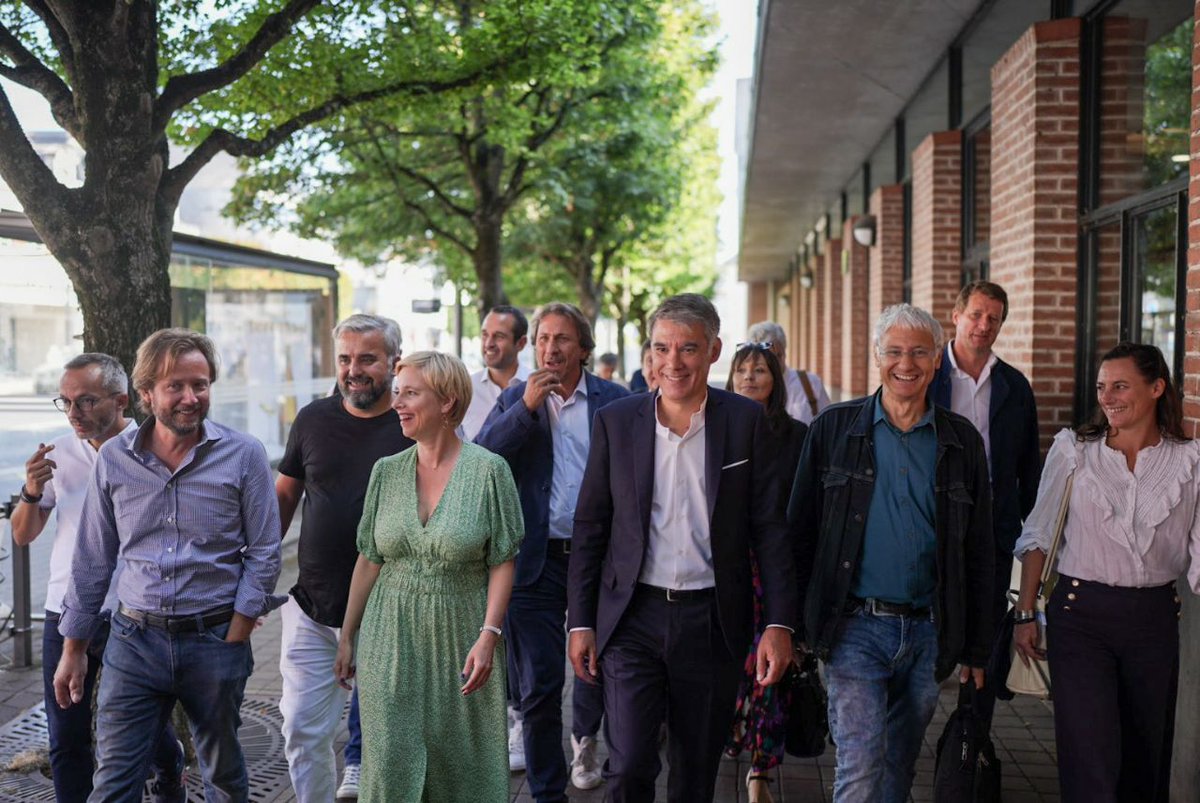 Clem_Autain's tweet photo. Arrivée au #CamPuS22 du Parti Socialiste, à Blois, pour représenter la France Insoumise au sein de la Nupes ! https://t.co/VGlAky07Qv