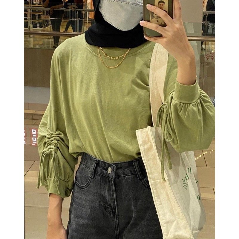 noturaff's tweet photo. Blouse cantiqqqq https://t.co/MYklAFrjsR https://t.co/FcXF5zDGI8