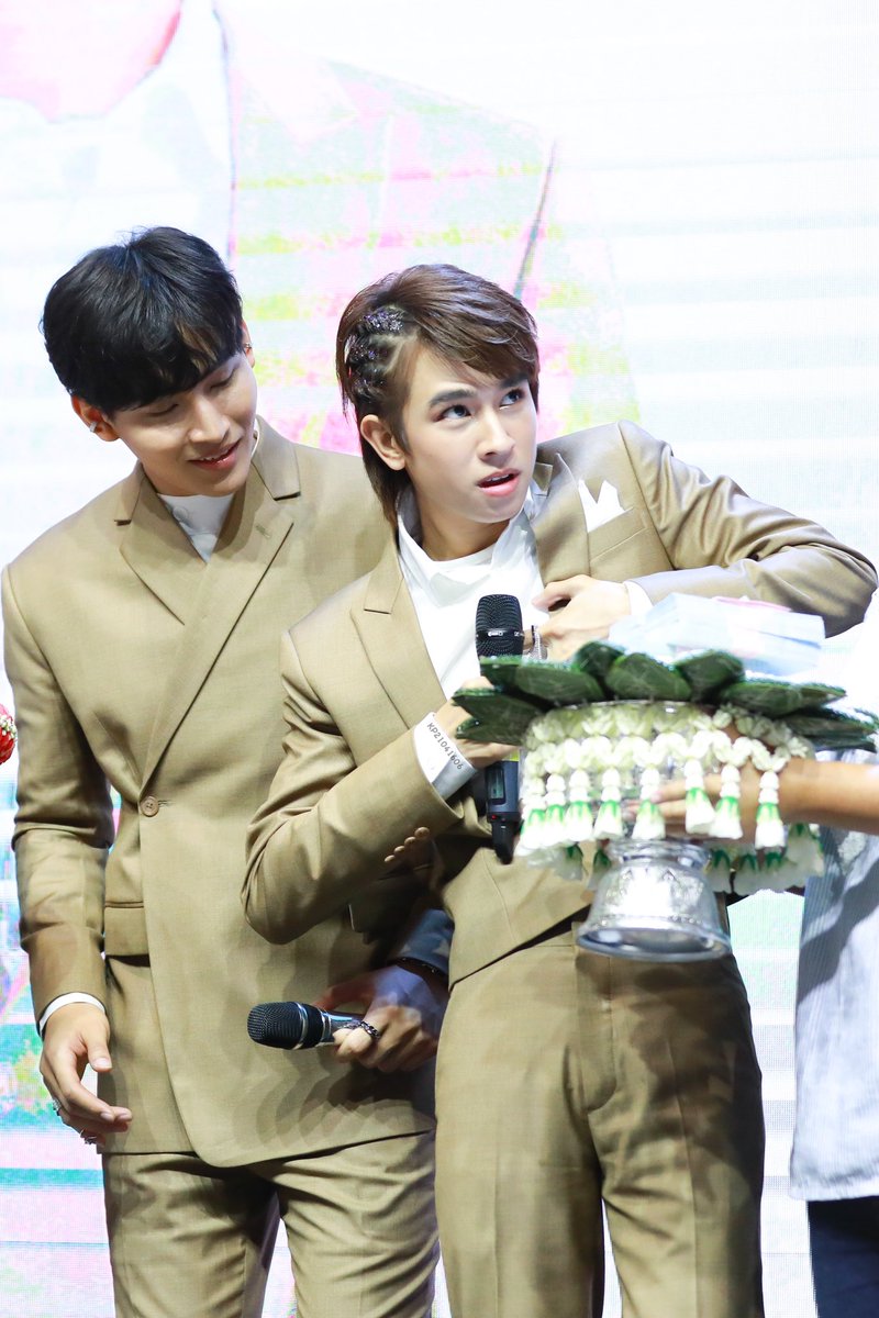 kp21041606's tweet photo. จะดีหรอแม่ ~ 
😂😂😂😂

#OhmFlukeFMT3rdFallingForYou
#เจ้าแก้มก้อน #โอห์มไง #OhmThitiwat #fluke_natouch #Ohmfluke #โอห์มฟลุ้ค https://t.co/8ksO2ZkNIf