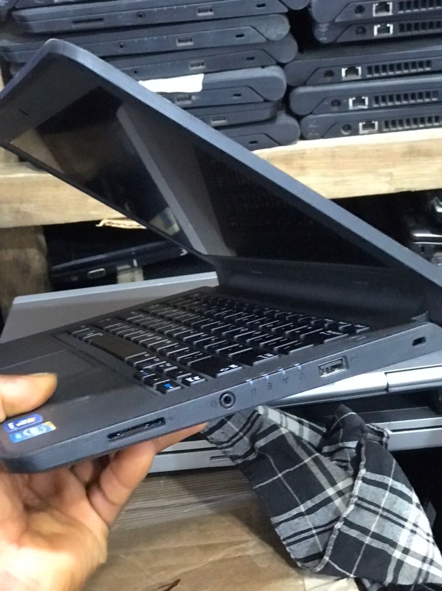 Temitop32839499's tweet photo. UK used: Intel celeron !!! 320hdd 4gb ram 15inches !! Dell latitude 3340 available in bulk 90k.. WhatsApp : 09095265854 https://t.co/8FFFwhXsKJ
