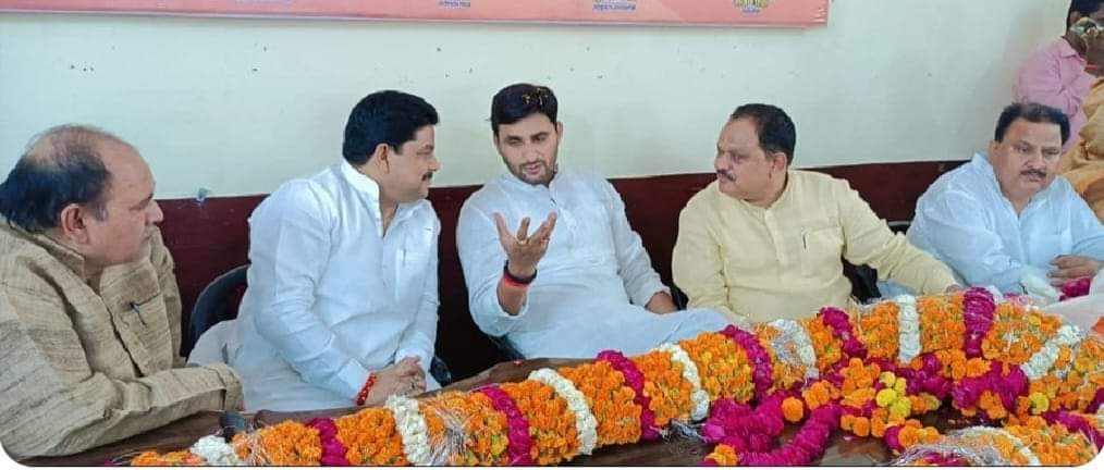 युवा भाजपा नेता श्री नीरज सिंह जी को जन्मदिन की हार्दिक शुभकामनाएं एवं बधाई 🌹🌹🌹🌹🎂🎂🎂
<a href="/DrDCSHARMAUPPSS/">Dr Dinesh Chandra Sharma</a> 
@rajnathlucknow1