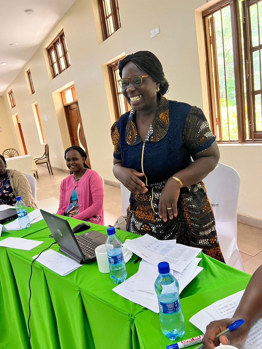 karolcheza's tweet photo. #GenderandTechKE
#DigitalSecurityKE training of female journalists...
As journalists we are communicators thus we need to report with a gender perspective....
@IawrtK
@nakitare
@josebigg
@mercymnjoroge
@CeciliaMaundu https://t.co/SbrBkuPgxQ