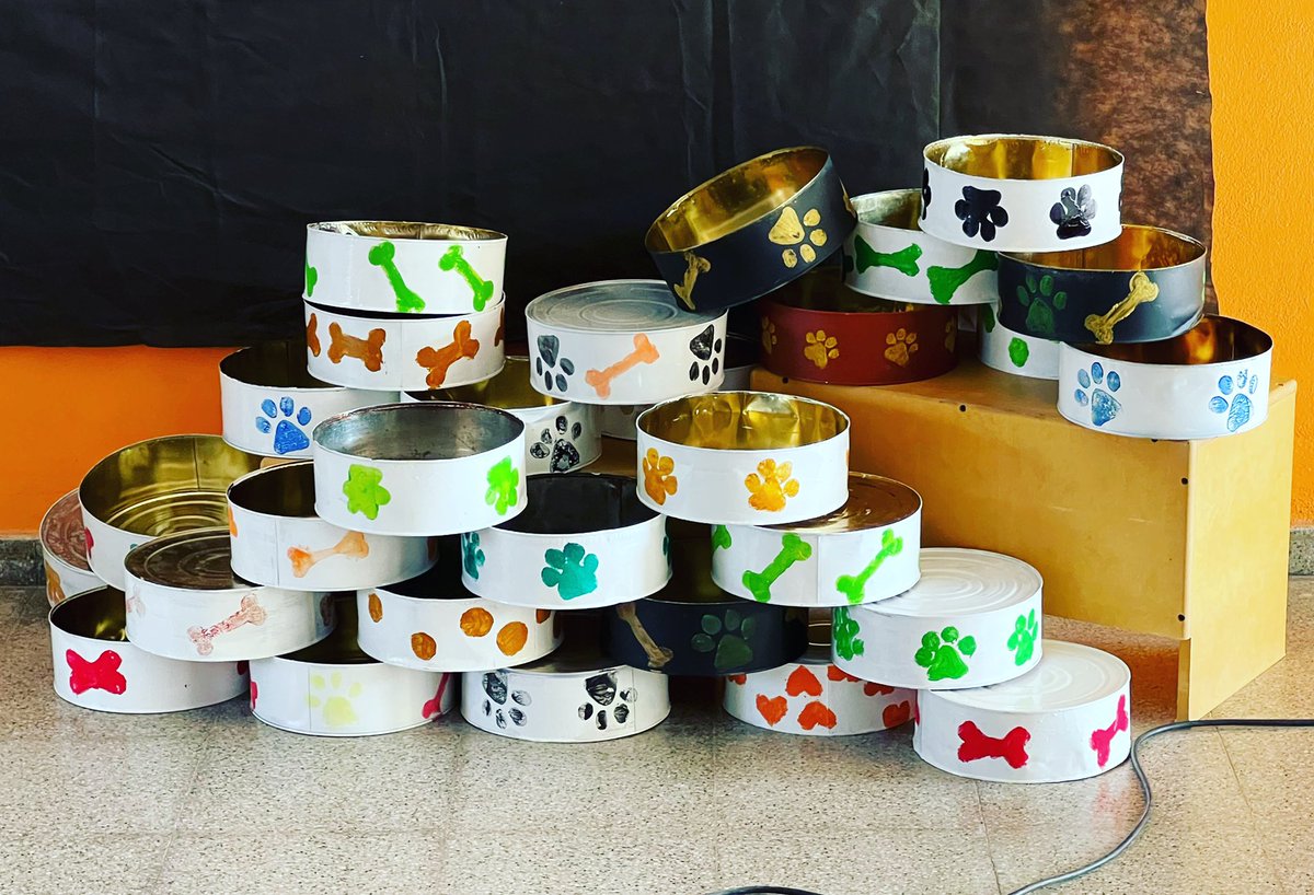 canichones's tweet photo. Regalos para los Granujas - COMEDEROS CANICHONES !!! 

Gracias Infinitas a los Profes de ASAIM (La Banda) 

#SantiagoDelEstero #REFUGIOElMontecito #CANICHONES #AMORPURO #AngelesConAngeles #ASAIM https://t.co/DjoNO294Vb
