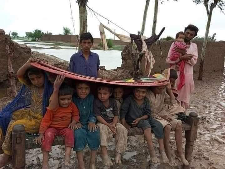 Floods have occurred in Pakistan and many areas have destroyed and people lost their lives... 
It is a humble request to Our Crypto Friends and Family to show your love and support to the people by helping at this tough time.#coinbureau #CoinMarketCap #cryptomessiah