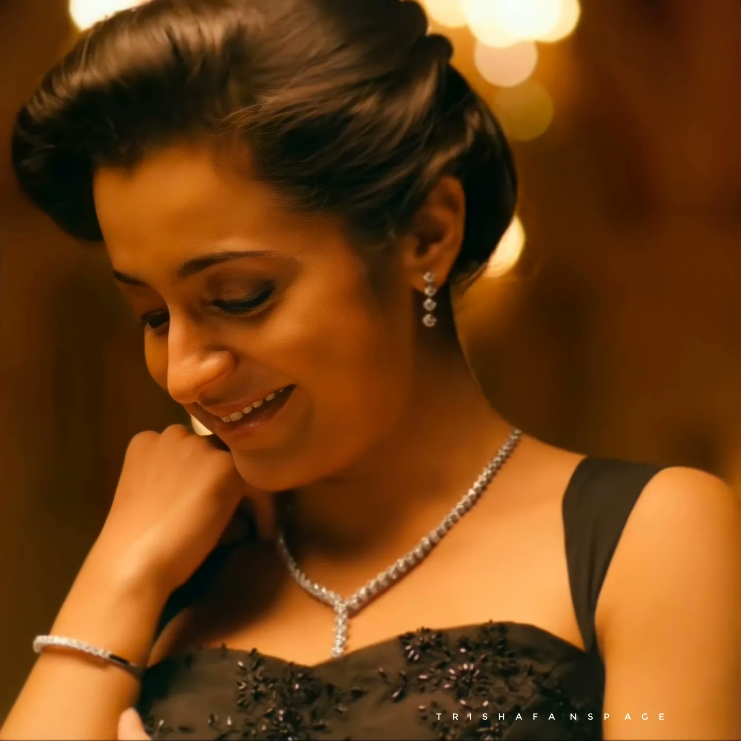 FbKIkfoaIAA6hC7?format=jpg&name=large