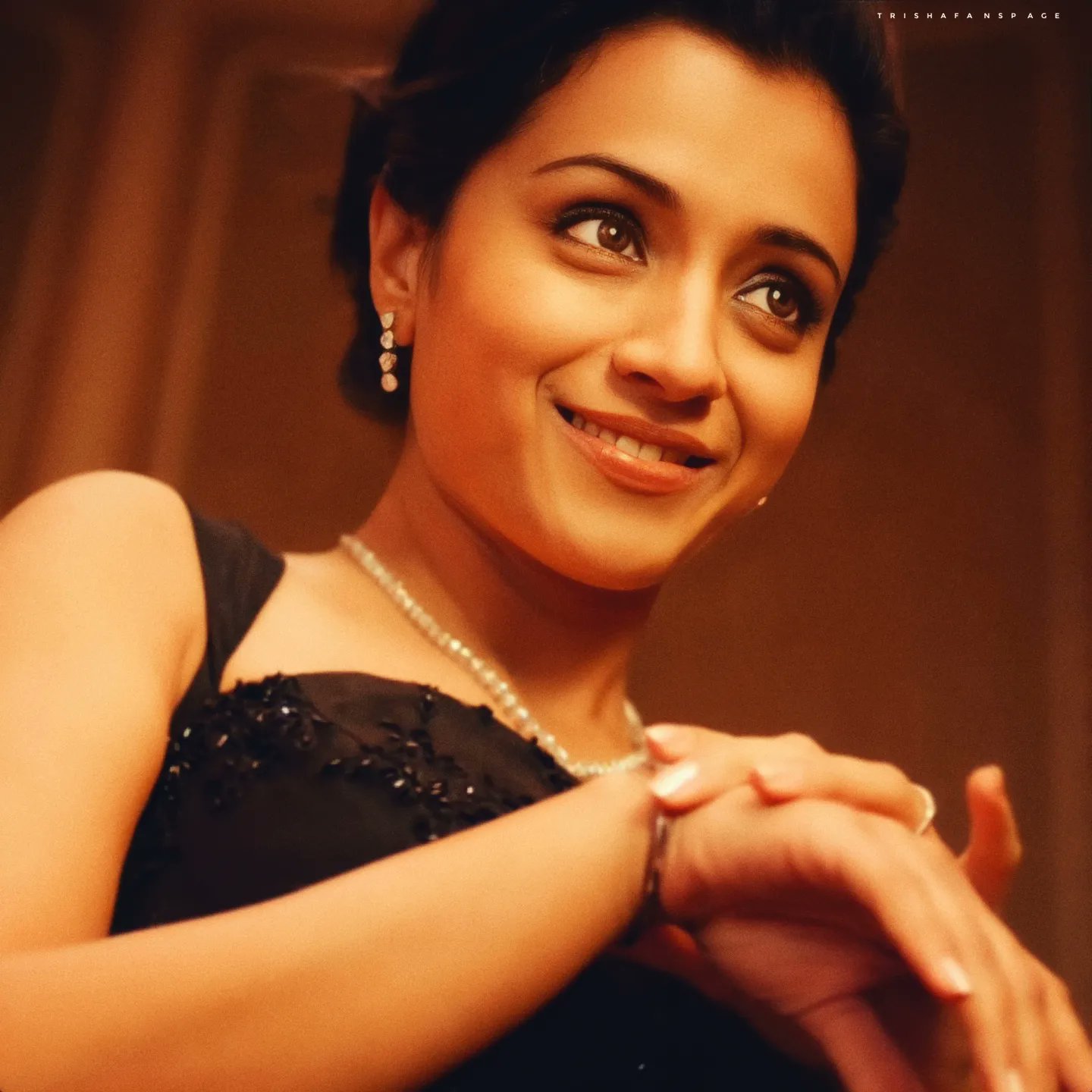 FbKIkw6aQAU1w2H?format=jpg&name=large