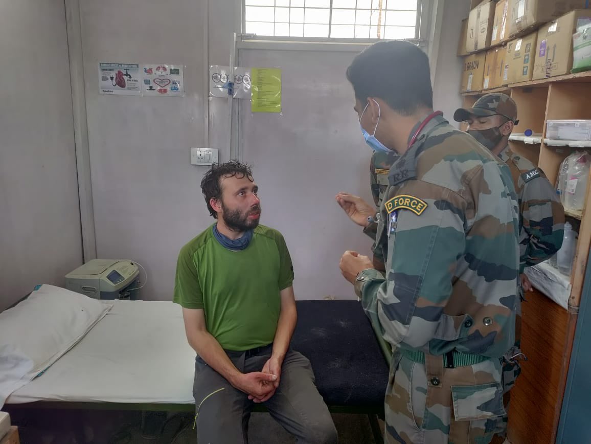 dckishtwar's tweet photo. #IndianArmy along with Airforce under supervision of Distt Adm, tracked and  rescued a  Hungarian National who  lost his way in Umasila Pass in Himalayan Ranges while trekking; airlifted to #Kishtwar for treatment.
@adgpi
@Whiteknight_IA 
@IAF_MCC @Divcomjammu @OfficeOfLGJandK https://t.co/FbAxCEJotd