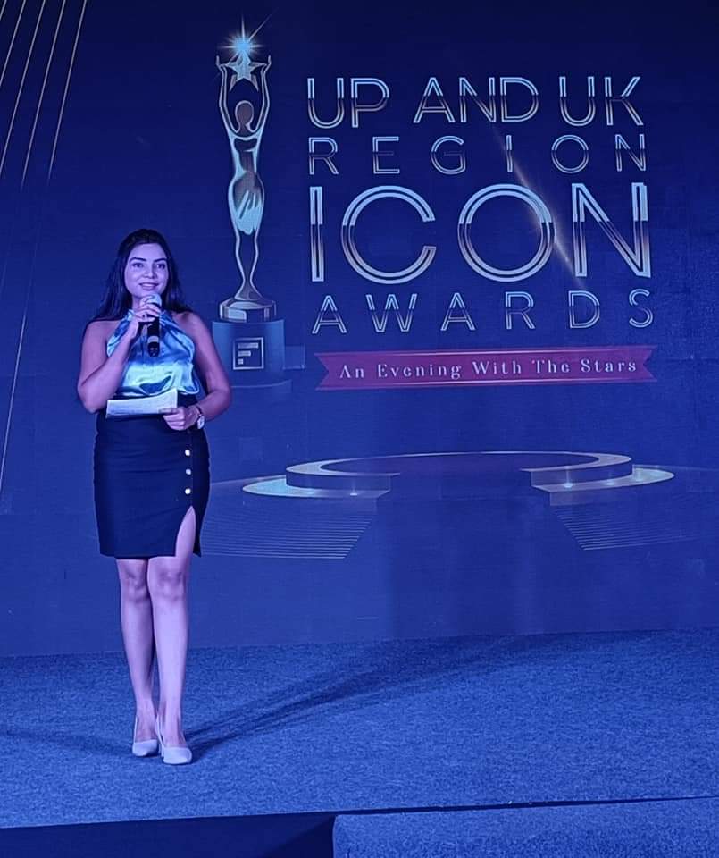 EvaAyushi's tweet photo. August 24,2022 🎤 "I am a harder believer in luck and I find the harder I work ,the more I have of it" 
#ShowTime⭐ Got the privilege of hosting the most prestigious award , reward and recognition ceremony for IDFC First bank followed by the informative session. https://t.co/W4welQ111O