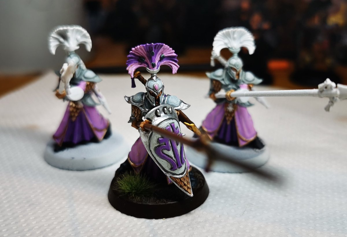 SweetGeekBakes's tweet photo. After working at GW for nearly 4 years, I've finally bitten the bullet and tried painting... Pretty pleased with my 1st attempt π #beginner #gamesworkshop #WarhammerCommunity #needmorepractise #luminethrealmlords #painting thanks @NickKyme for the pointers and the patience π https://t.co/nECJZijLDz