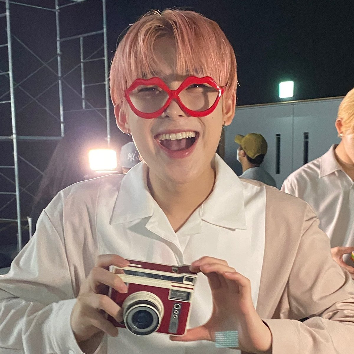 sunoominds's tweet photo. your camera roll if sunoo was your boyfriend — a thread https://t.co/w1Ved4JB0A