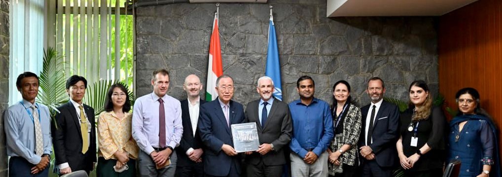 UNinIndia's tweet photo. "Even now, I tell the Indian people that half of my heart belongs in their country" - Former UN Secretary-General, Ban Ki-moon in his autobiography.

#TeamUNIndia was honoured to host the former #UNSG for an inspirational discussion at #UNHouse during his visit to India 🇮🇳🇺🇳 https://t.co/FcJ8pemjka