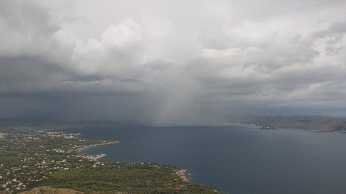 jawallk's tweet photo. @AEMET_Baleares Una del puerto de pollença https://t.co/94RFGh9Qi0