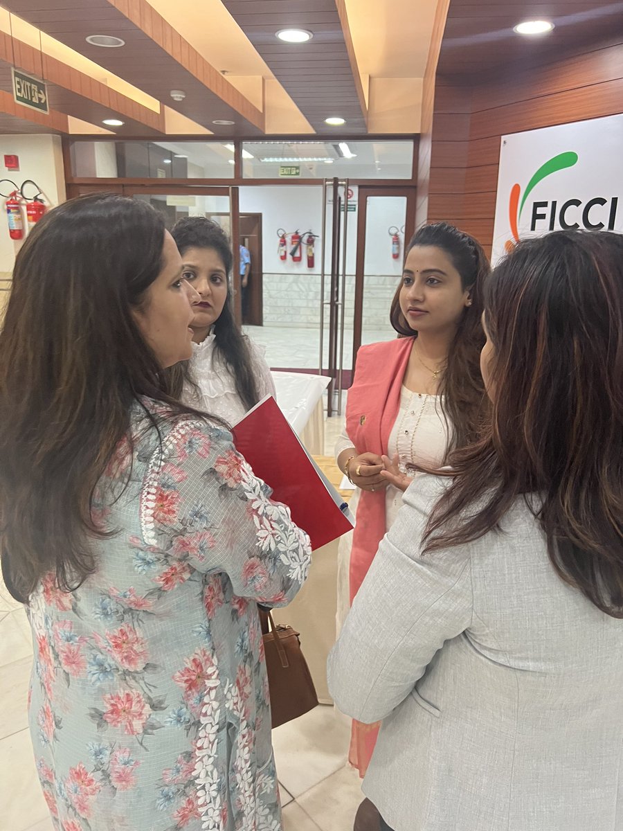 SMedihub's tweet photo. @SMedihub attends India Heals' is a Health and Wellness initiative supported by the Ministry of Commerce and Industry and organised by the Services Export Promotion Council (SEPC), showcases India's capabilities as a destination for Healing and Wellness. @mansukhmandviya #health https://t.co/EJFgt1MmlZ