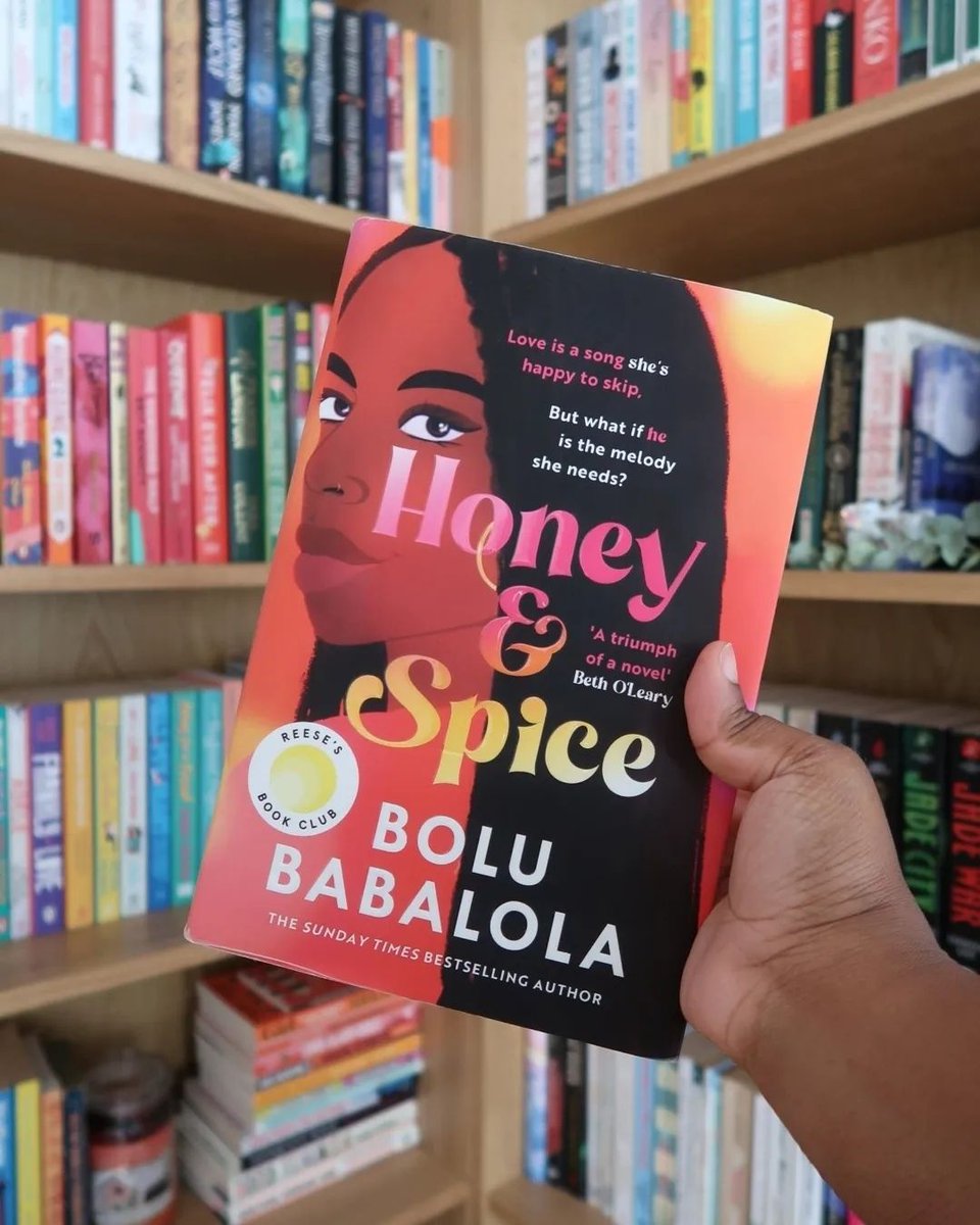 Welcome a new member of the LoveReading team, Lois joins us as an Editorial Expert!

Up first, <a href="/BeeBabs/">Bolu Babalola</a>'s Honey &amp; Spice, <a href="/headlinepg/">Headline Books</a>:
"A fresh, steamy glow-up of age-old love stories, one that centres Black love and womanhood."

📷 <a href="/LochanReads/">Lois.</a>

Read on:
l8r.it/uaGH