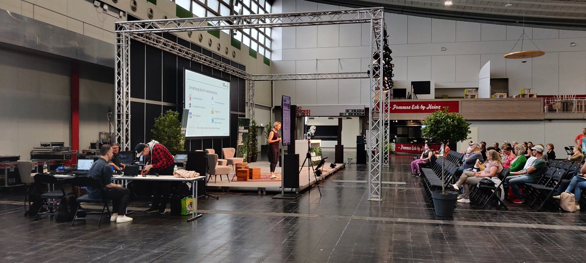 easylivestream's tweet photo. Heute sind wir für rebuy in Dortmund unterwegs 😍👍
#livestreaming #hybrid #hybrideevents #virtuell #virtuelleevents #livestreamtech #livetechnik #livestreamtechnik #livestreamproduction #eventplanner #eventsupport #eventtechnik #eventtech #eventpros #eventplanning https://t.co/lRVROjI6pb