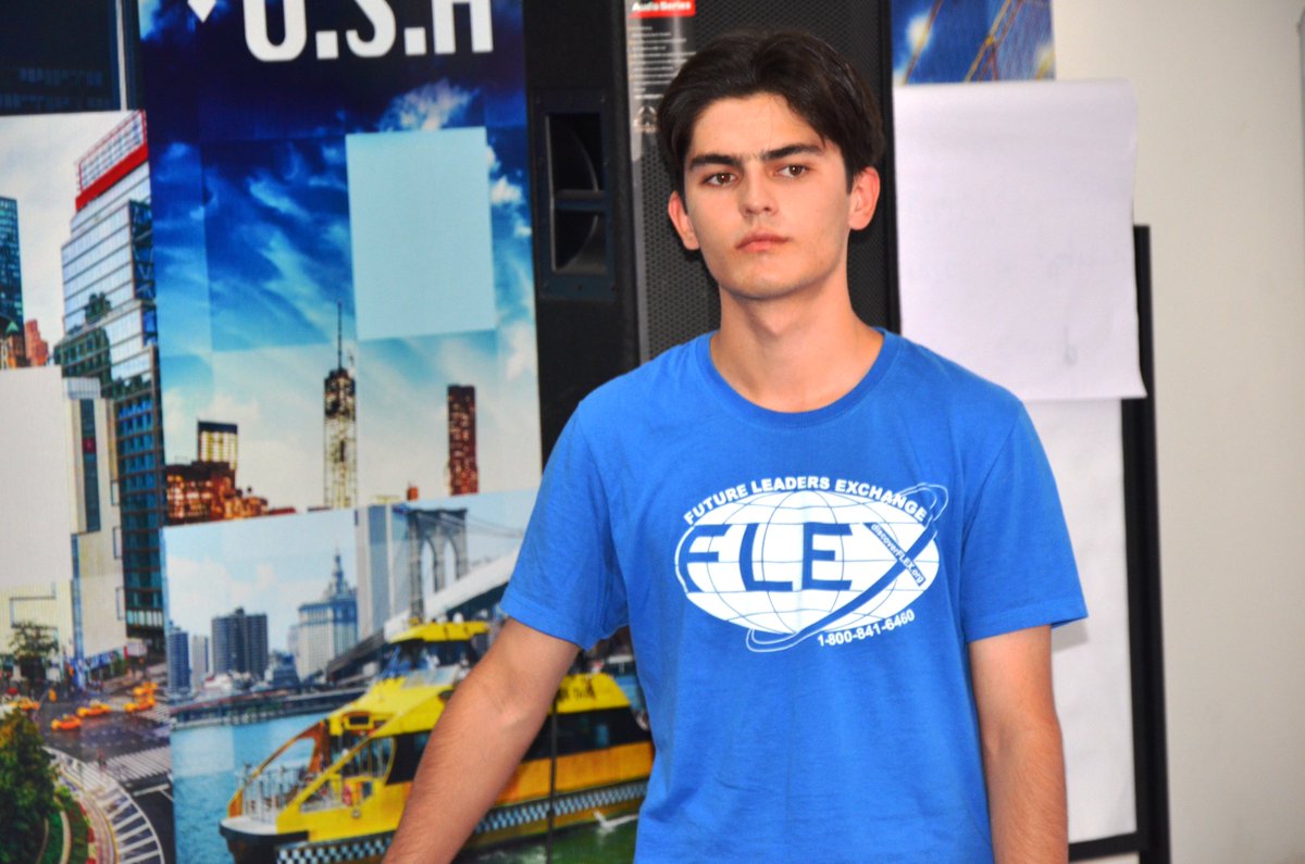 ASBokhtar's tweet photo. 🗽Presentation on "All about the FLEX program" by FLEX alumni 2021-2022, Sabohat Abdulloeva and Somon Alimzoda.👨‍🎓

📌Participants received information about the application form, USA high Schools, students, the FLEX process, etc.👈🇺🇸

#FLEXprogram @FLEXTajikistan https://t.co/FV2Jaakryx