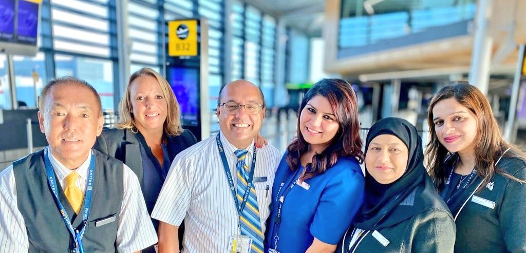 Welcome to the PS family Mikey! 💛 & well done to the UA883 gate team this morning for an early 🌟 departure! 🙌 ✈️ #beingunited @UALondonLegends @ammyheathrow @CarlaOReillyUA @aaronsmythe @marisaatunited