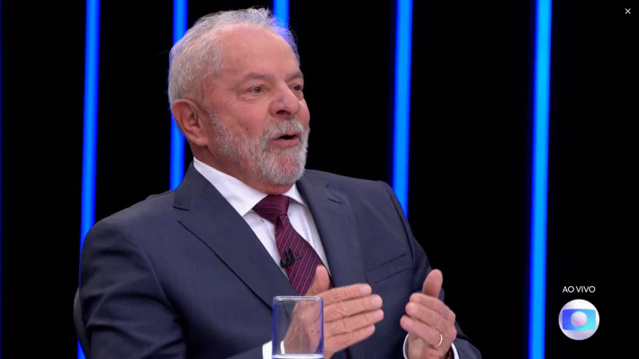 Estadao's tweet photo. EDITORIAL: Lula admitiu, no ‘JN’, que houve corrupção nos governos do PT. Mas a habilidade retórica de Lula é incapaz de tapar o sol com peneira. O Estado petista é uma eficiente máquina de produzir escândalos de corrupção, e isso Lula ainda não reconheceu https://t.co/de0oEyaegS https://t.co/XNkZ5tjygv