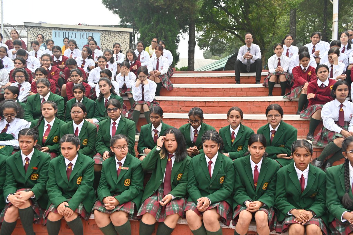 MussoorieS's tweet photo. Interact Investiture Ceremony!!!
#mussoorieinternationalschool #misindia #interactclub #girlsboardingschool #education #girlseducation #mussoorie #boardingschool https://t.co/5LeHCNhvt1