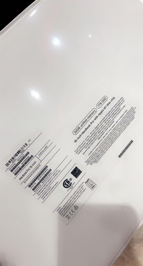 paraycomputers's tweet photo. 10-Core CPU 32-Core GPU 32GB Unified Memory 1TB SSD Storage¹
16-core Neural Engine
16-inch Liquid Retina XDR display
Three Thunderbolt 4 ports, HDMI port, SDXC card slot, MagSafe 3 port
Magic Keyboard with Touch ID
Force Touch trackpad
140W USB-C Power Adapter

28999GH https://t.co/Tjpca4EuUO
