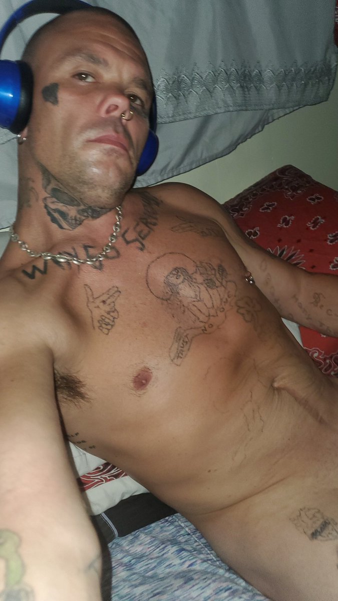 Alone tonight. Still alone when it comes daylight. Another 5 month stuck at home nothing to do .
