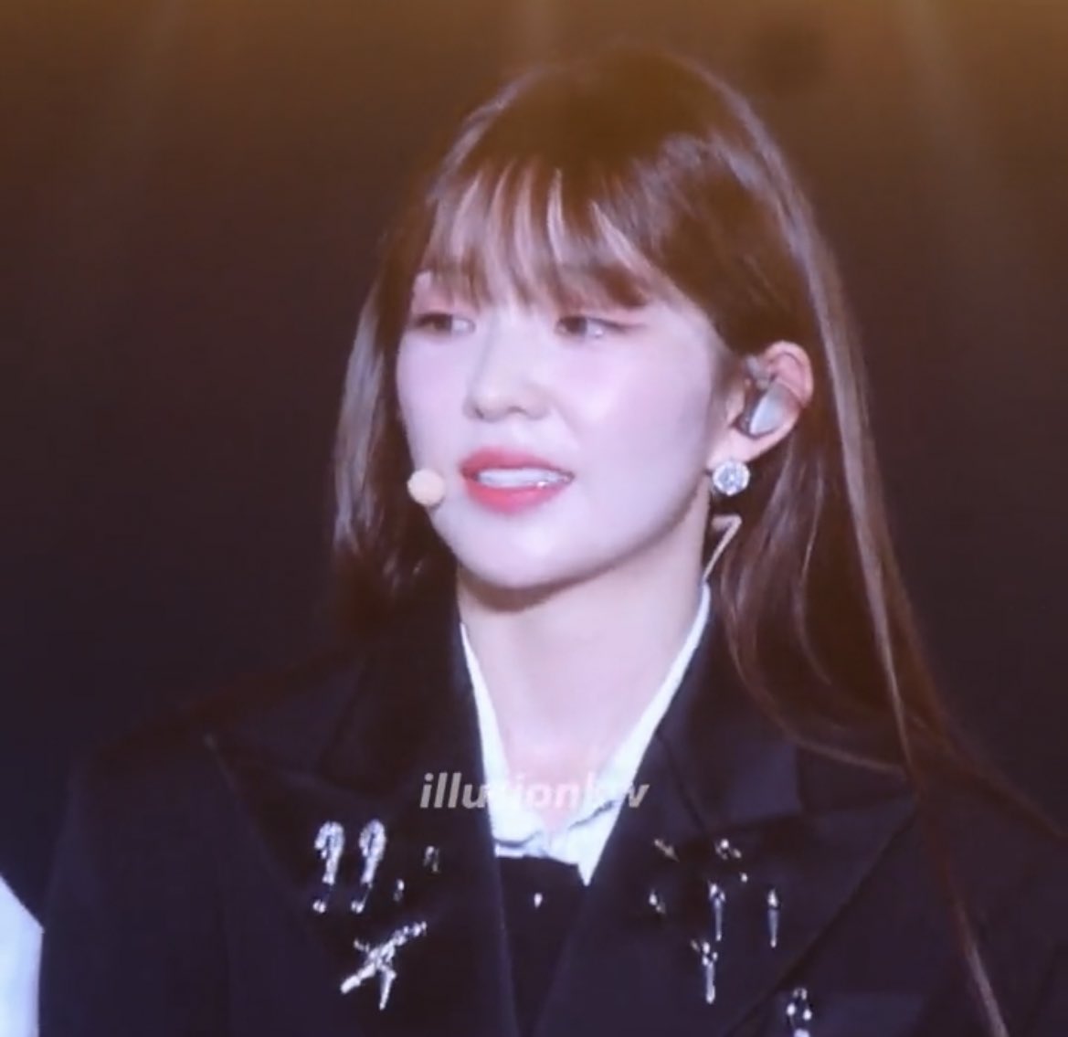 picsofirene's tweet photo. IRENE WITH BANGS https://t.co/reNdf76vID