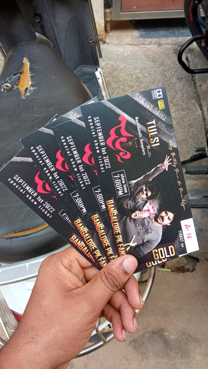 Pavanu0821's tweet photo. Special thanks to @shaik_fizal @saivinay07 @_jspnaveen @AjjjuVarma for the efforts past 7 days to make things easier to cluts ......#celebrationstarted #Jalsa4K #Bengaluru https://t.co/qjWcko9CAC