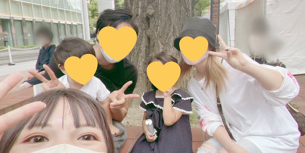 maruko_nico's tweet photo. #コンパス
#街キャラバン
【みんなに伝えたい独り言】
3年前、赤ちゃんとステージを楽しんでくれた素敵なご夫婦をすごく覚えてて

今日の踊ってみたの時に一生懸命サイリウム振って楽しんでくれてるなぁと微笑ましく見てたご家族がいらっしゃったのですが、まさかの3年前の方々でした…！

つづく https://t.co/qXEm0NzMpN