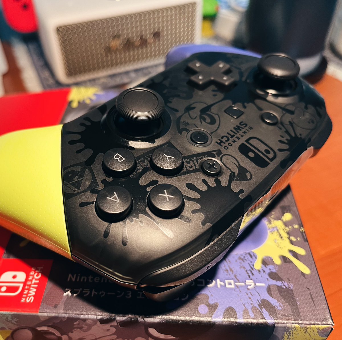 seenheim03's tweet photo. Nintendo Switch Pro コントローラー / スプラトゥーン3 エディション☺️🎉
明天8.28就是 #splatoon3 的 #前夜祭 囉!
-
#nintendoswitchprocontroller #nintendo #nintendoswitch #任天堂 #任天堂switch🎮 #スプラトゥーン3 https://t.co/LLWGZDot2S