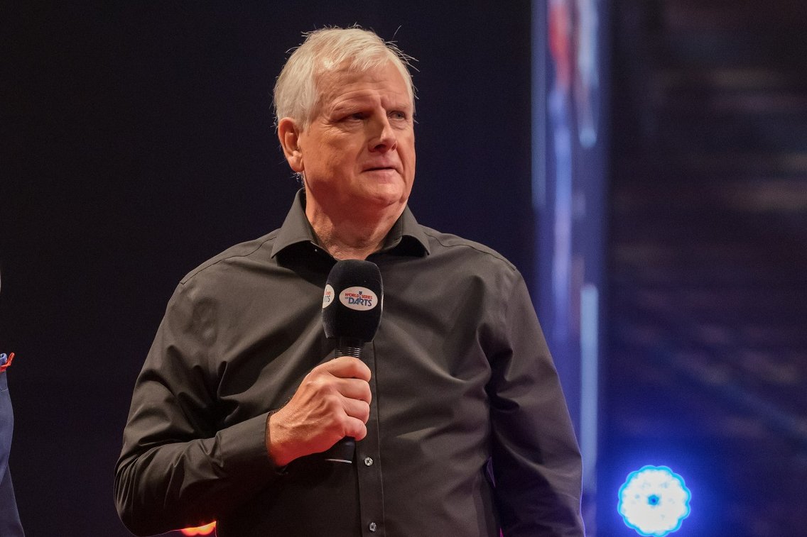 Live Darts tweet media