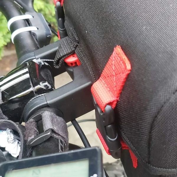 Team29er's tweet photo. Polska torba na kierownicę Handy XL 7,5L marki Extrawheel zakończyła właśnie swój pierwszy testowy trip, który wykonany został przez Marysię na prośbę naszej redakcji 😜#extrawheel #bikepacking #gravel https://t.co/gy6MTCxZaJ