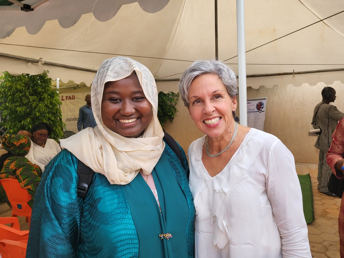 ONGFADniger's tweet photo. Il ne faut jamais oublier d'où l'on vient. Il faut être en mesure de relier ses valeurs à sa vision tout en se défaisant des stéréotypes. Entre autres propos inspirants de @LouiseAubinUN ayant retenus l'attention de l'assistance
@oumou_kane @OCHA_Niger @SNUNiger @PnudNiger https://t.co/6UOXmmQ2yT