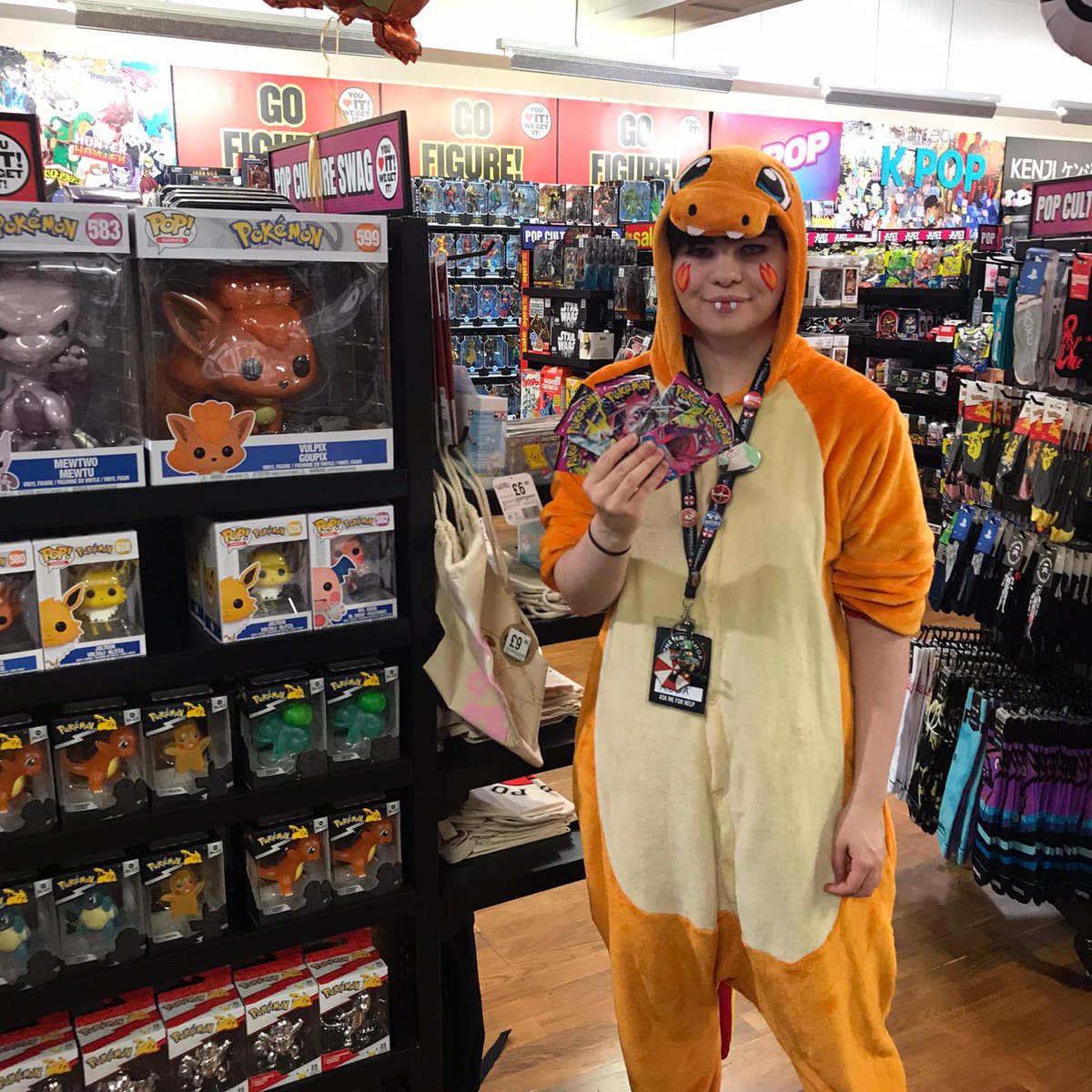 hmvSolihull's tweet image. 💥 POKEMON EVENT 💥 

Just in time for our #Pokemon Event loads of cards available in-store including Boltund V Box and Sword &amp;amp; Shield Fusion Strike packs ✨

#PokemonEvent #GamingEvent #hmvFandoms #hmvLiveandLocal