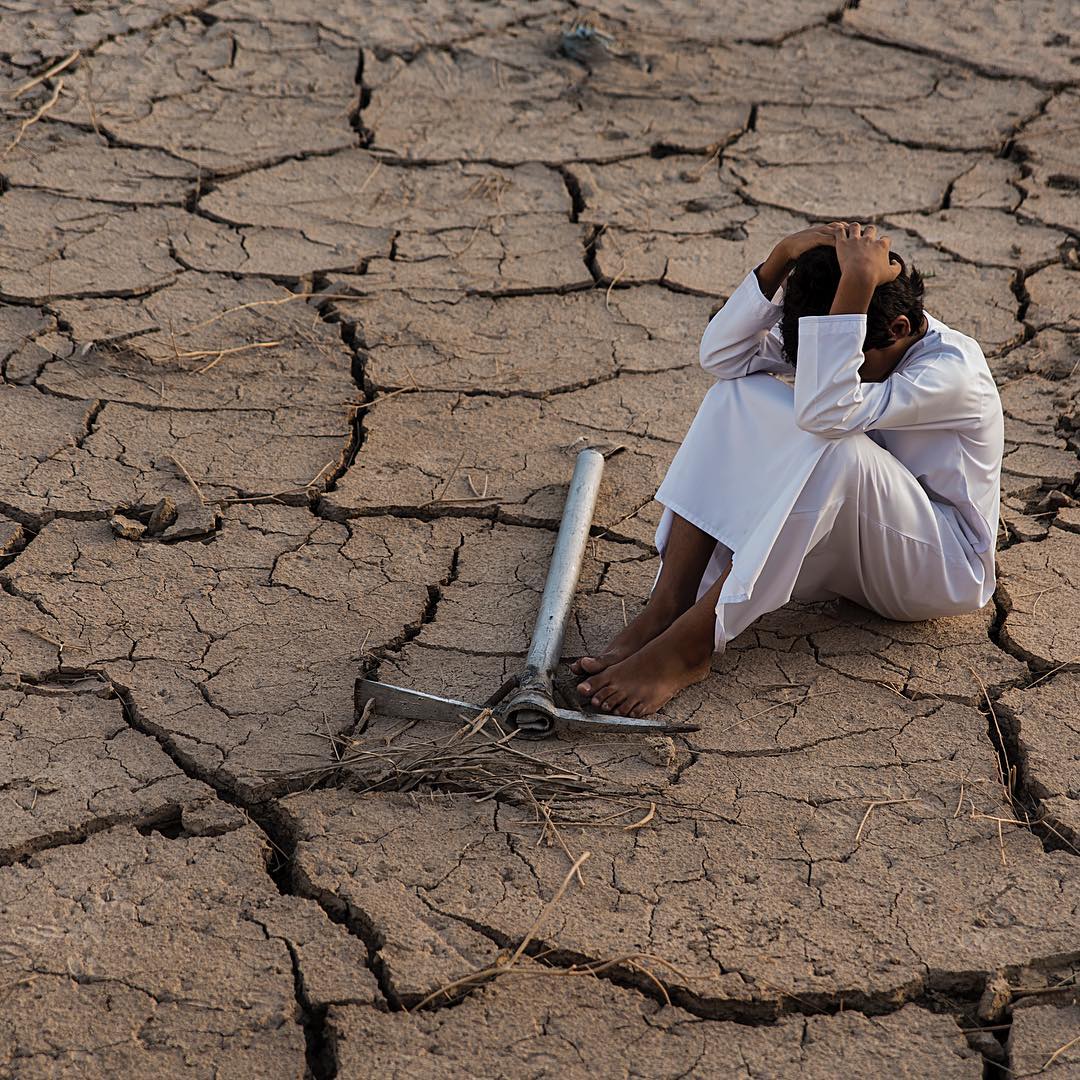 " رتِّـبْ الـفـقـد ، اعـد تـهـجـئـتـه ، قـلّـبـهُ مـن جـمــيــع الـجـهـات ، حـاوِل مـضـغـهُ مـع كـافـة أنـواع الـمُـحـلّـيـات وسـوف يـبـقـى أصـعـب لـقـمـةٍ تـضـطـر لابـتـلاعـهـا فـي حـيـاتـك"
#حقيقه_يجب_ادراكها