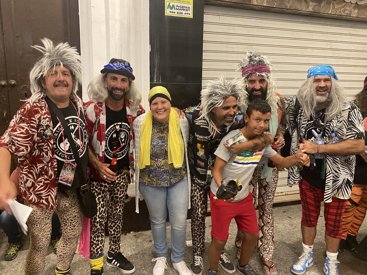 RLL262's tweet image. Chirigota los viejos rockeros nunca mueren, Chiclana