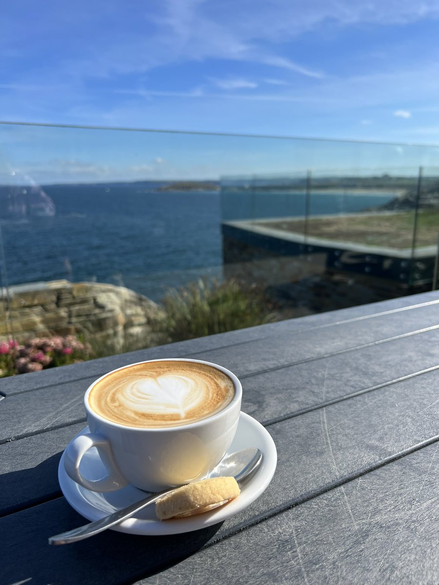 Breakfast with a view 🌊
#breakfast #cornwall
