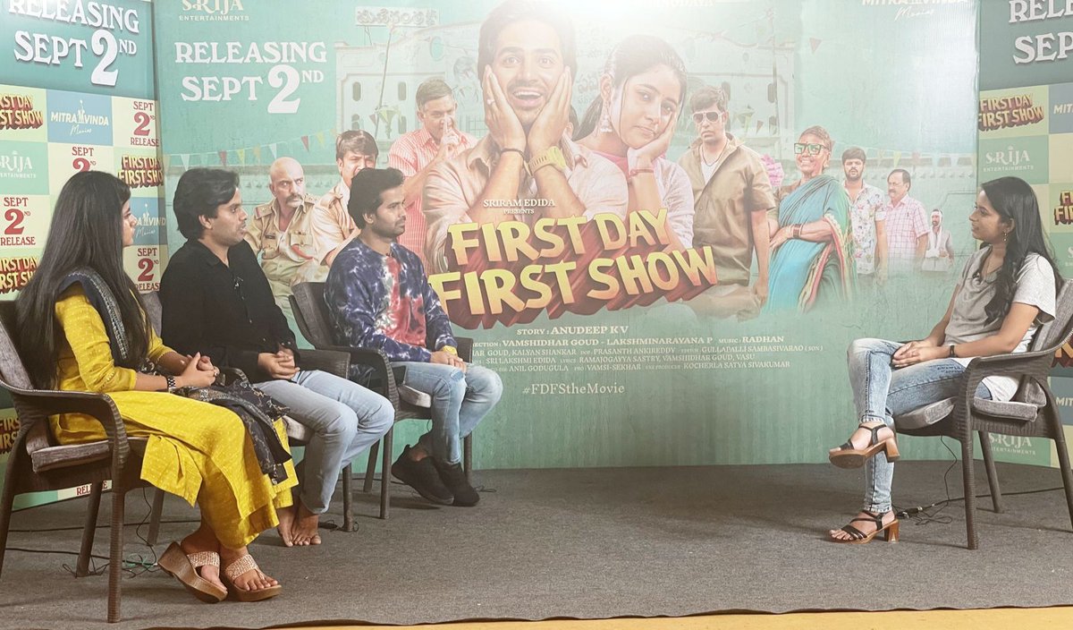 UrsVamsiShekar's tweet photo. #FirstDayFirstShow promotions ✨

Story presenter @anudeepfilm &amp; lead actors @Im_Srikanth_R,@SanchitaBashu24 special interview with @v6velugu. 

Full interview Telecasts Soon 📺 

#FDFSFromSep2nd 
@Wamceee @lnputtamchetty 
@radhanmusic @PoornodayaFilms @SrijaEnt @MitravindaFilms https://t.co/rCEtKHqvjl