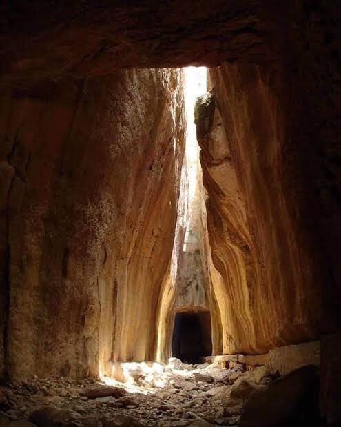Romalı kölelerin kalker kayaları elle oyması ile ortaya çıkan şahaser “TİTUS TÜNELİ “ Hatay/Samandağ🇹🇷  Ben bilmem görmeden inanmam diyenler için <a href="/BayramMeral/">Bayram Meral</a>