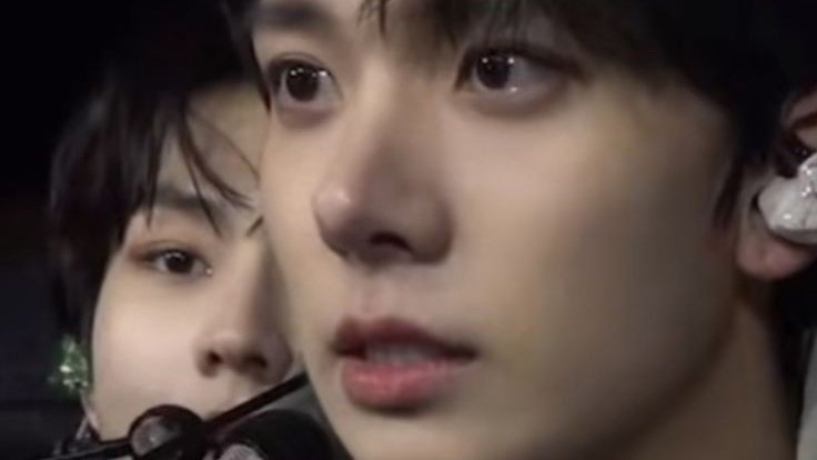 _fleurblooms's tweet photo. why is heeseung so 😔🤏 https://t.co/5akMf7Q6z0
