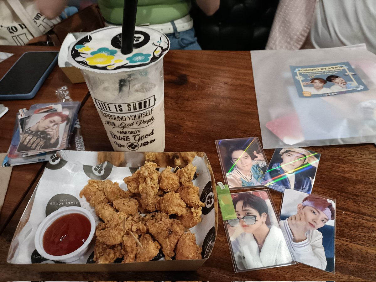 justbbangkyu's tweet photo. ++ more the boyz event to come sa atin dalawa and some sa ibang deobis din! ๐ thank you din to @THEBOYZ_PHL for the efforts to make this event so memorable.
btw... dalawa rin nacelebrate, bbangmil & tbz's 2nd win. congrats ulit, the boyz. ๐ฅบ๐
#SONGDO_STATION https://t.co/zbM4AXpN9G