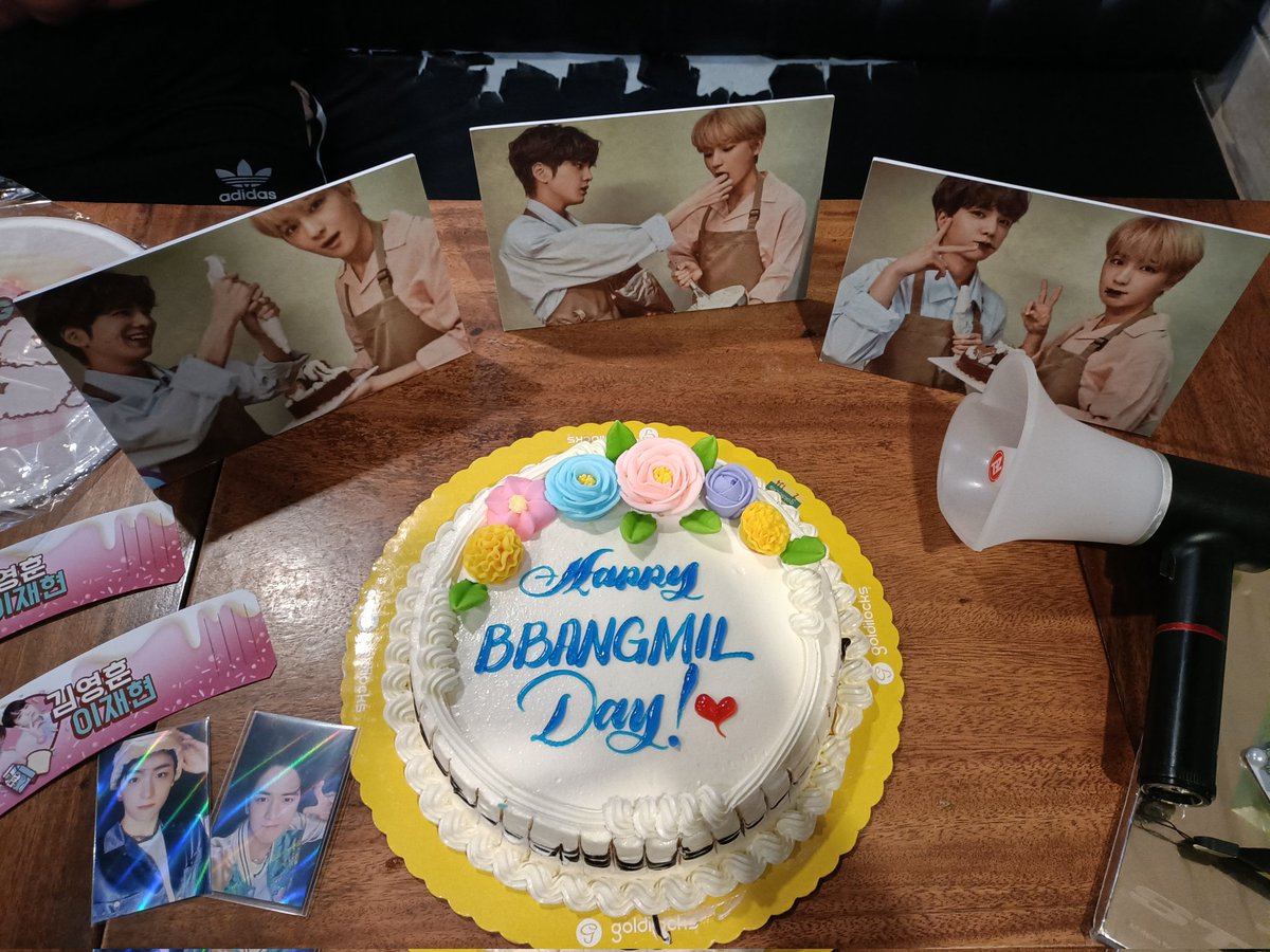justbbangkyu's tweet photo. ++ more the boyz event to come sa atin dalawa and some sa ibang deobis din! ๐ thank you din to @THEBOYZ_PHL for the efforts to make this event so memorable.
btw... dalawa rin nacelebrate, bbangmil & tbz's 2nd win. congrats ulit, the boyz. ๐ฅบ๐
#SONGDO_STATION https://t.co/zbM4AXpN9G