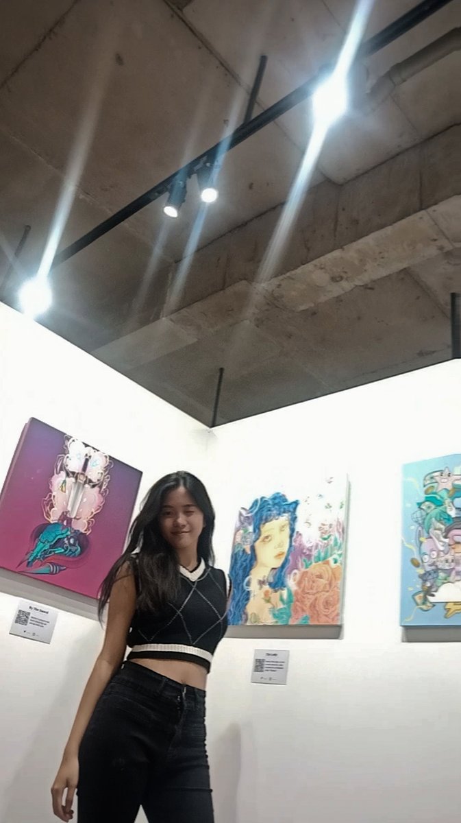 ladyderina's tweet photo. GN Guys ✨❤🌹🦋 Just wanna share something, lmao dateng ke pamerannya sudah kelar event 🤣🤣🤣 but so lucky, karena aku dateng pas banget masih ada karya ku sama beberapa temen 🙏🏻✨❤ Thankyou for this exhibition @TATartSPACE #TERUPAfest #NFTs #NFTartist #exhibitions #Bali https://t.co/jBV2vBvsoM