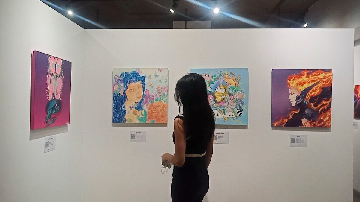 ladyderina's tweet photo. GN Guys ✨❤🌹🦋 Just wanna share something, lmao dateng ke pamerannya sudah kelar event 🤣🤣🤣 but so lucky, karena aku dateng pas banget masih ada karya ku sama beberapa temen 🙏🏻✨❤ Thankyou for this exhibition @TATartSPACE #TERUPAfest #NFTs #NFTartist #exhibitions #Bali https://t.co/jBV2vBvsoM
