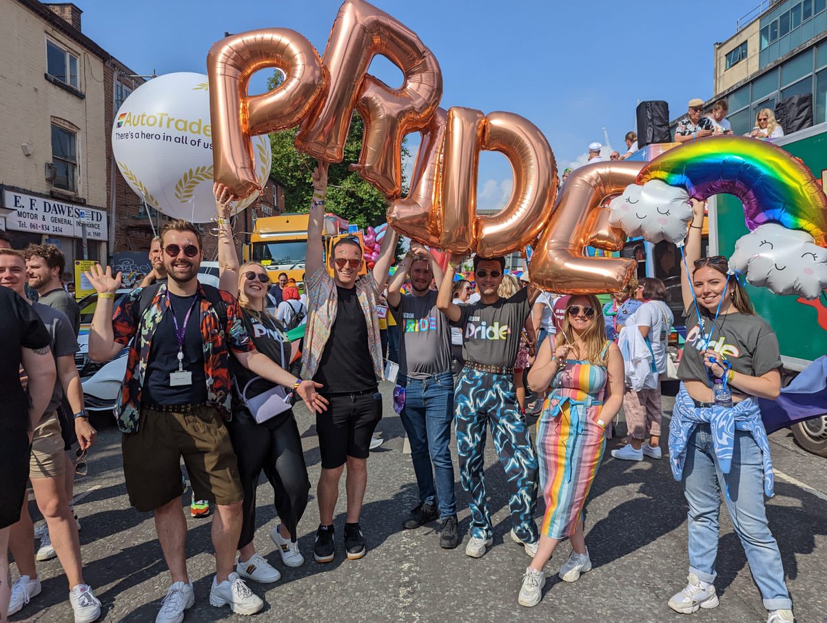 MarkLaneTV's tweet photo. #bbcpride @BBCPride @BBCMorningLive So great to join in the parade. The streets were full of people, floats and love. A great morning. Also lovely getting to know BBC colleagues from Media City in Salford. #ManchesterPride2022 https://t.co/k3BFltswFL